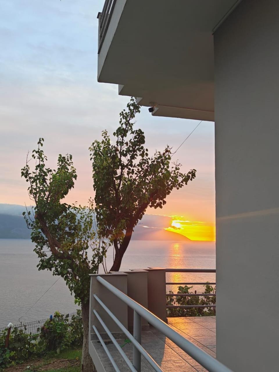 Villa Del Mar Kanine エクステリア 写真